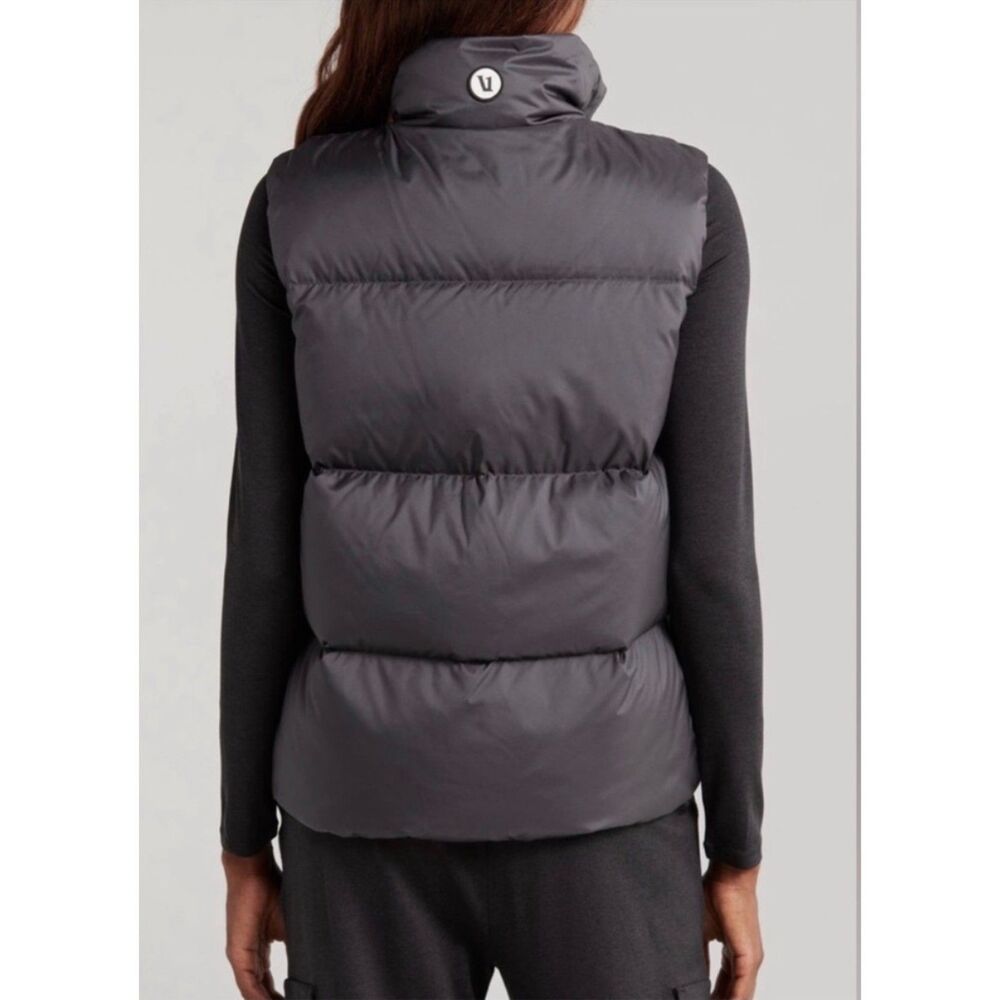 Vuori Hillside Down Vest Size Medium - Picture 2 of 7